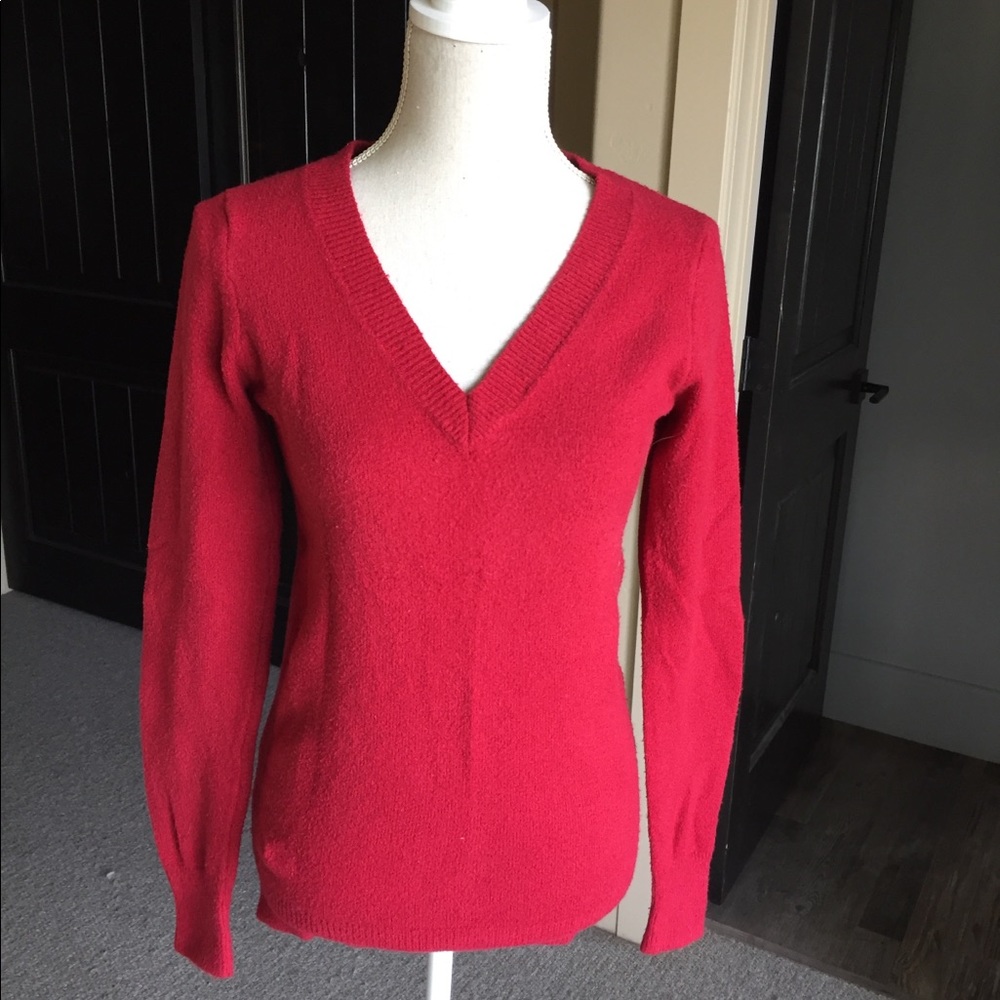Gap sweater